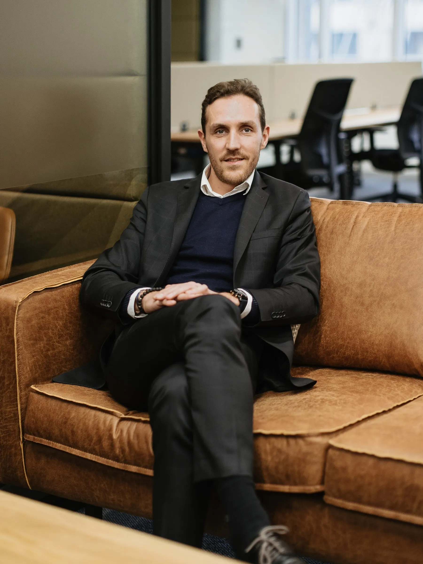 Retrato corporativo en la oficina, Barcelona. Fotografía de Noomadik.